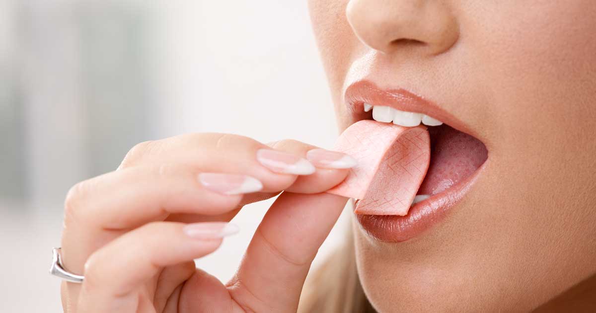 Ask Your Dentist: Can You Eat or Chew Gum with Invisalign? 