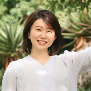 Dr Joyce Chieng